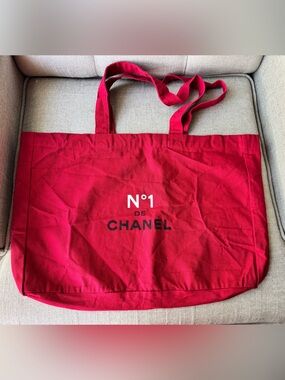 Chanel Beaute CC Logo NO.1 Red Tote Bag GWP